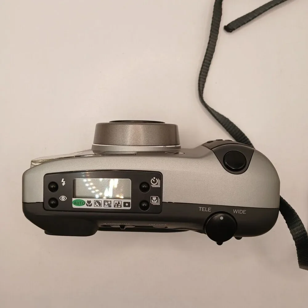 Minolta Freedom Zoom Camera 140EX with Padded Case 